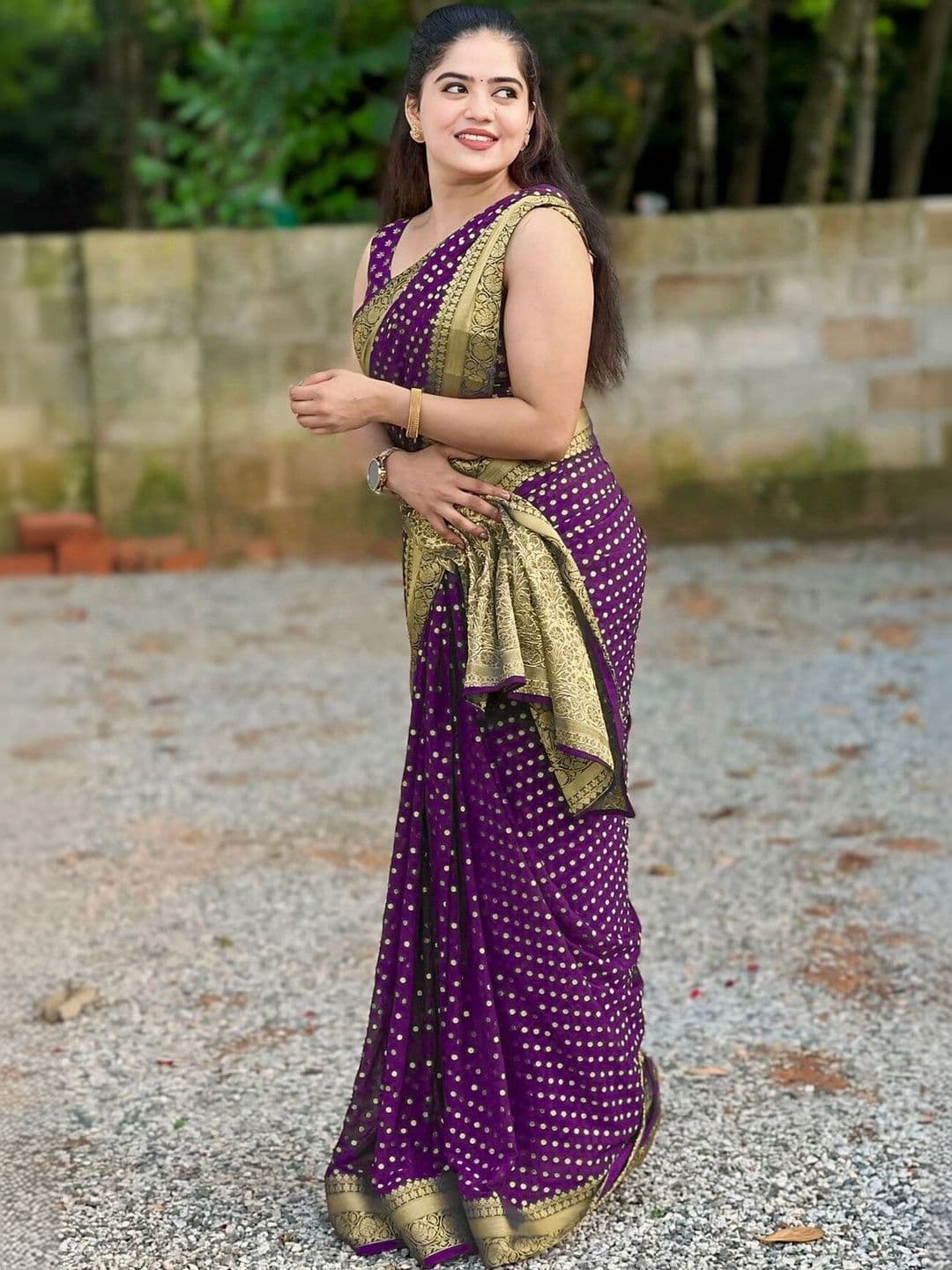 VS MALL Polka Dot Zari Banarasi Saree thumbnail 3