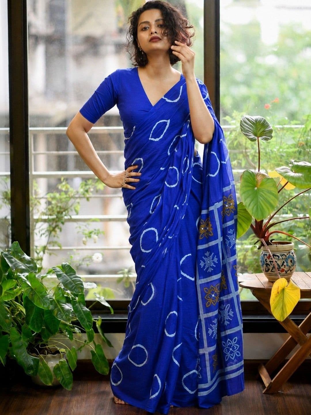 Lovwear Bandhani Pure Cotton Handloom Ikat Saree thumbnail 2