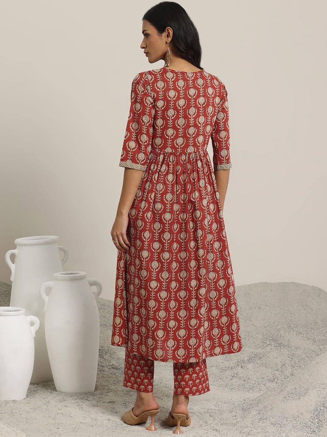 Libas Women Ethnic Motifs Printed Empire Kurta with Trousers thumbnail 2