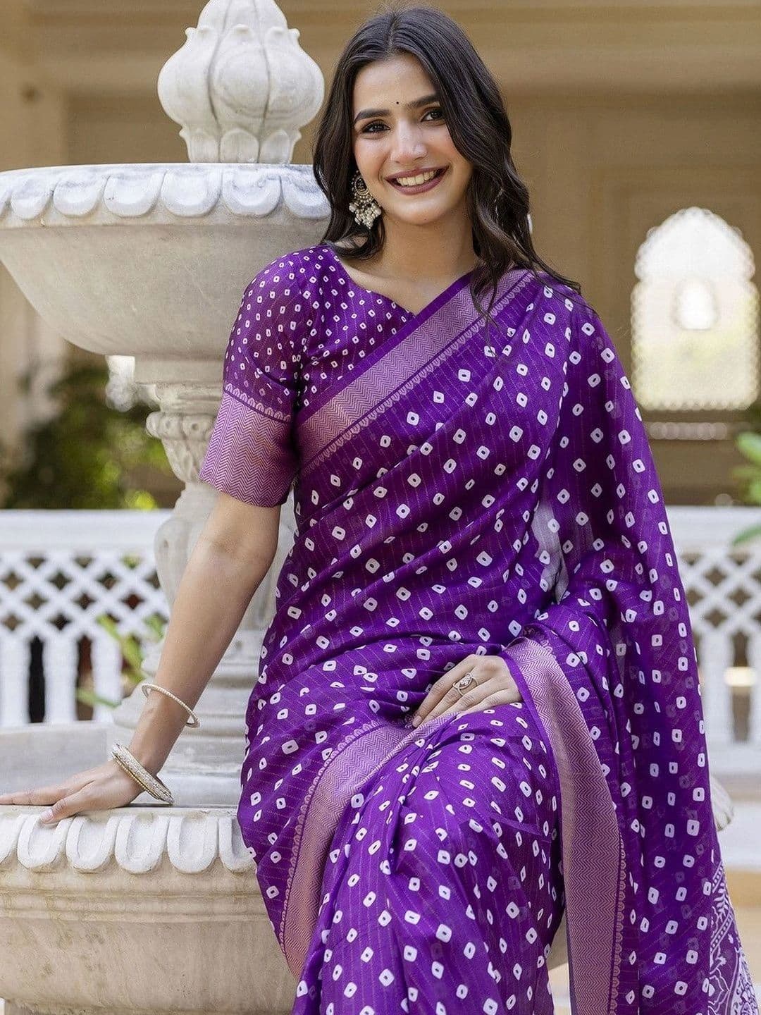 KALINI Bandhani Zari Art Silk Fusion Bandhani Saree thumbnail 3