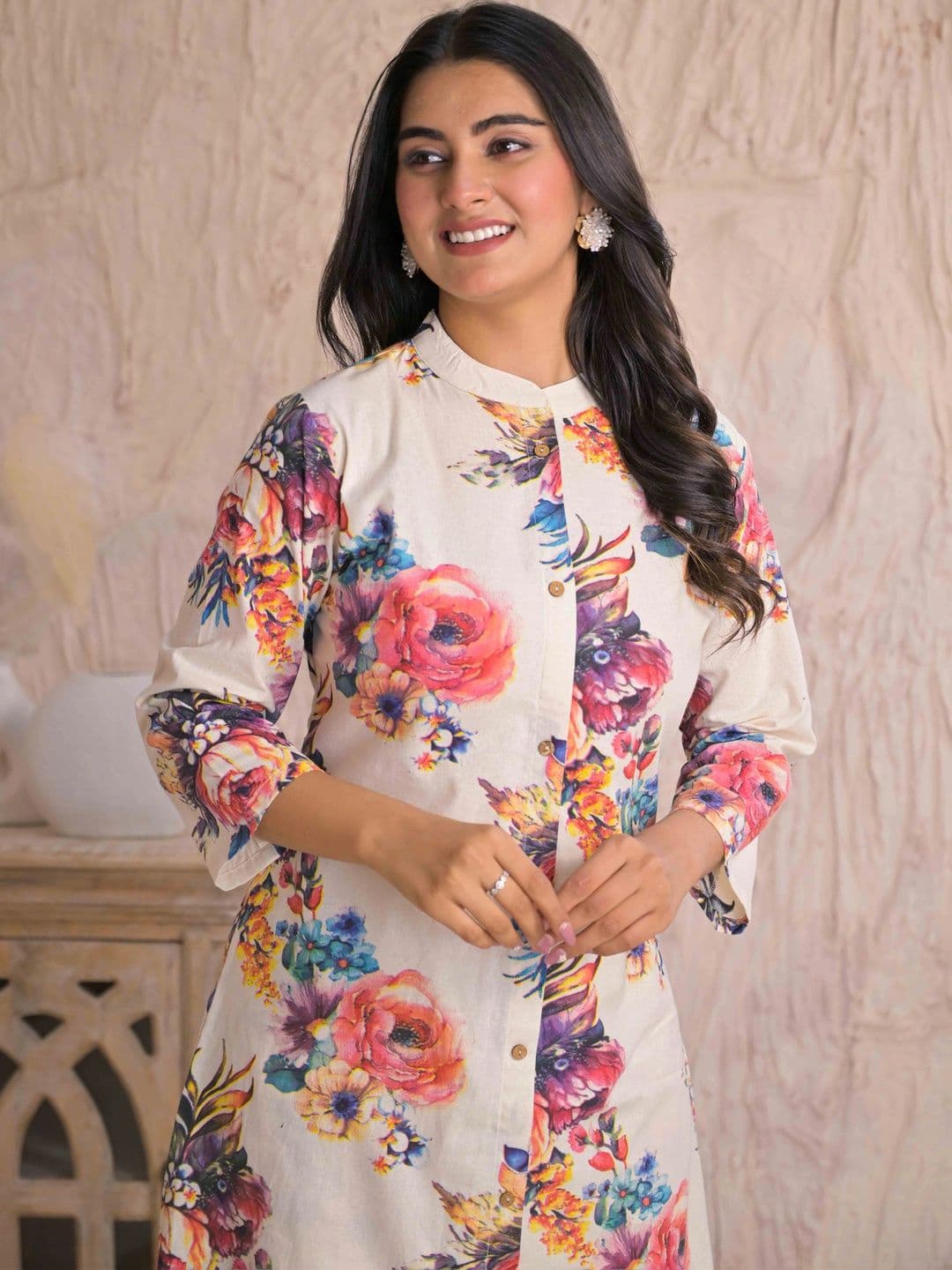 SAANWRI Women Floral Printed Floral Kurta thumbnail 2