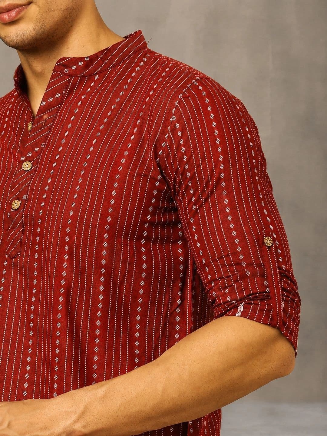 Navibhu Woven Design Abstract Cotton Handloom Mandarin Collar Short Kurta thumbnail 7