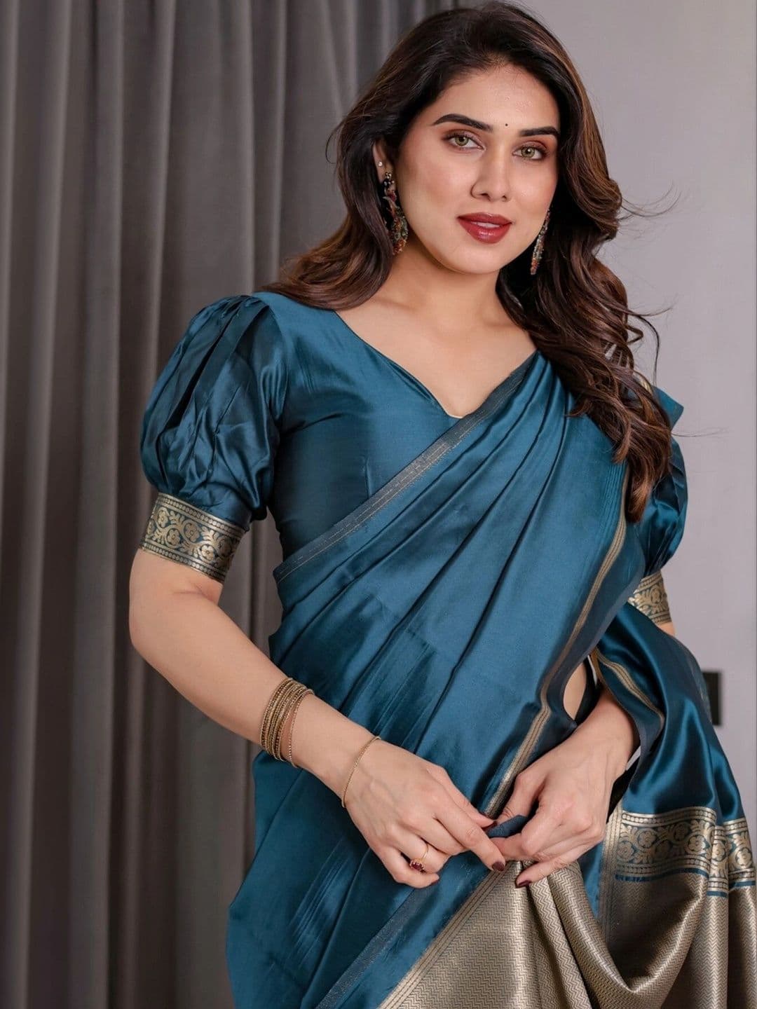 VS MALL Zari Silk Cotton Banarasi Saree thumbnail 4