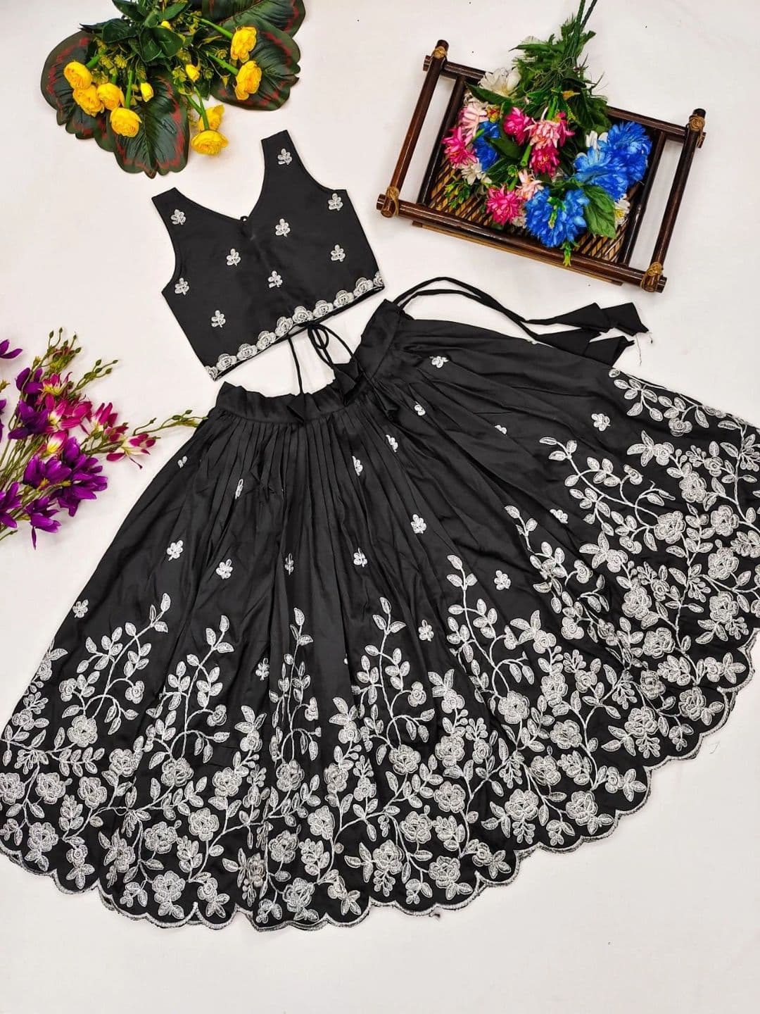 Sangria Girls Embroidered Thread Work Ready to Wear Lehenga & thumbnail 5