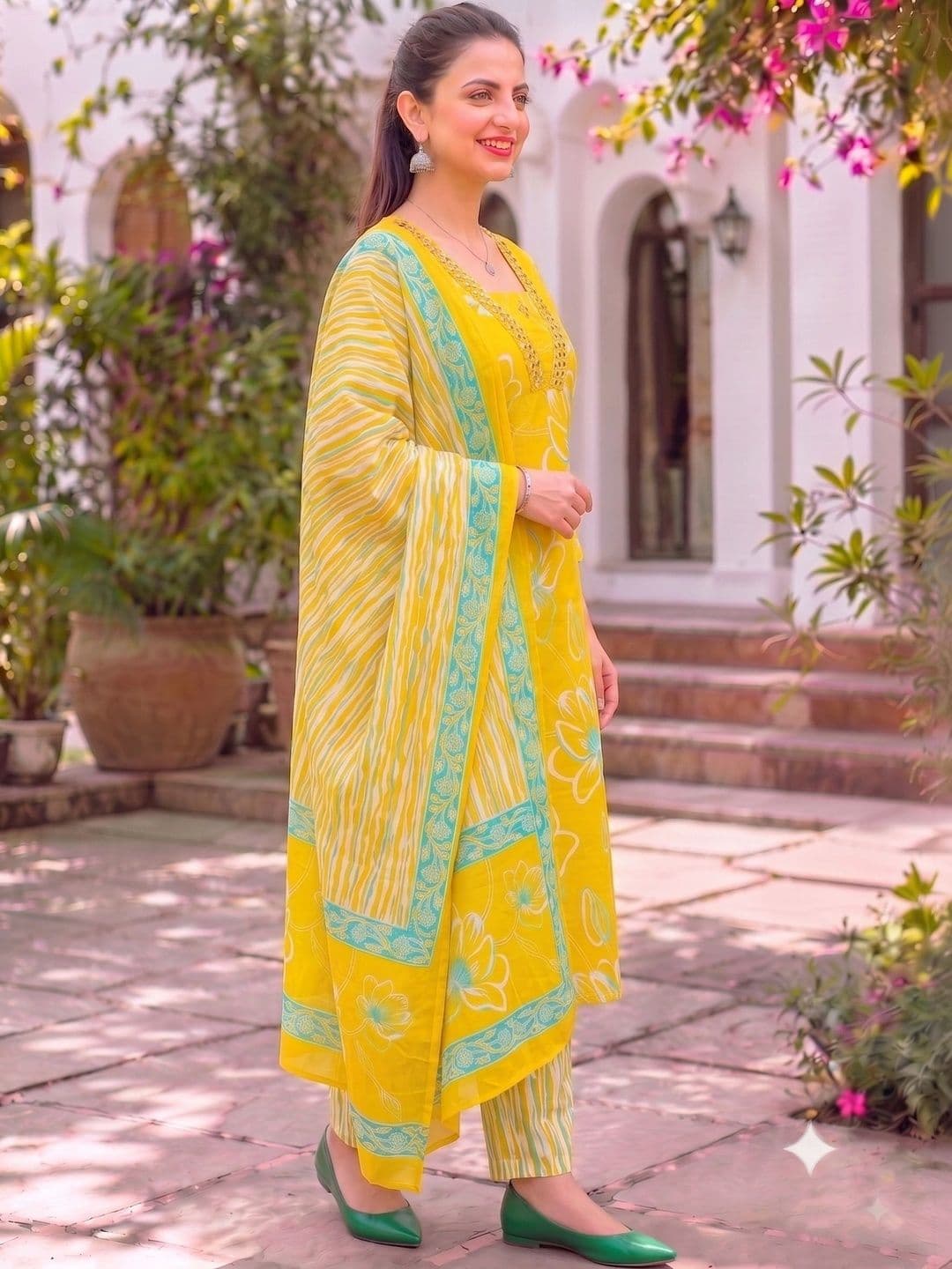 Chaukas Women Floral Printed Regular Mirror Work Pure Cotton Kurta with Trousers & With Dupatta thumbnail 7