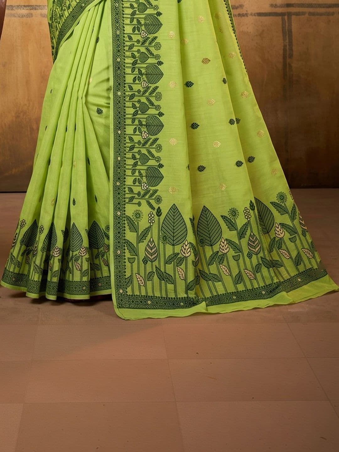 KALINI Ethnic Motifs Embroidered Designer Saree thumbnail 4
