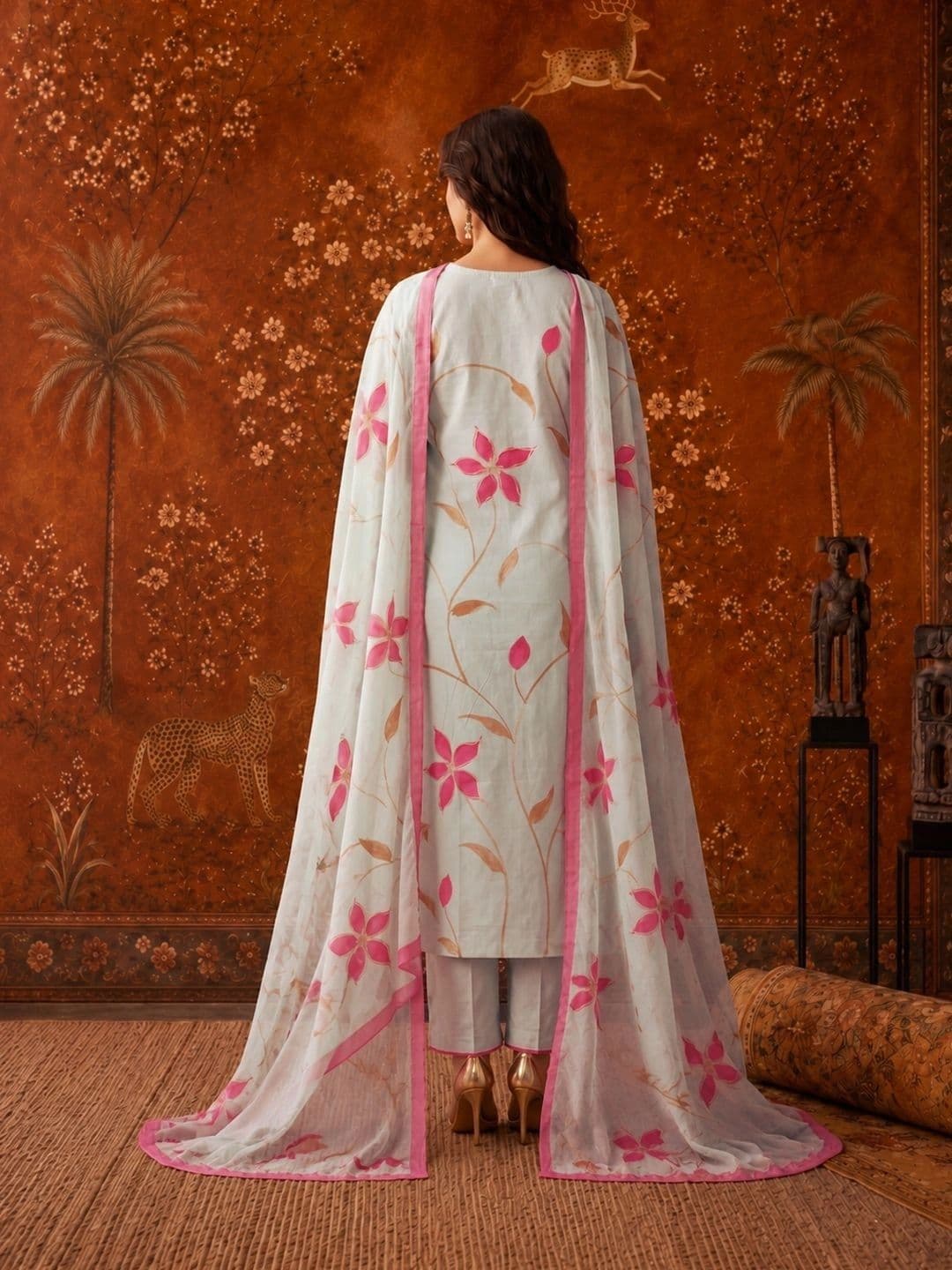 Sangria Women Floral Printed Regular Kurta with Trousers & With Dupatta thumbnail 4
