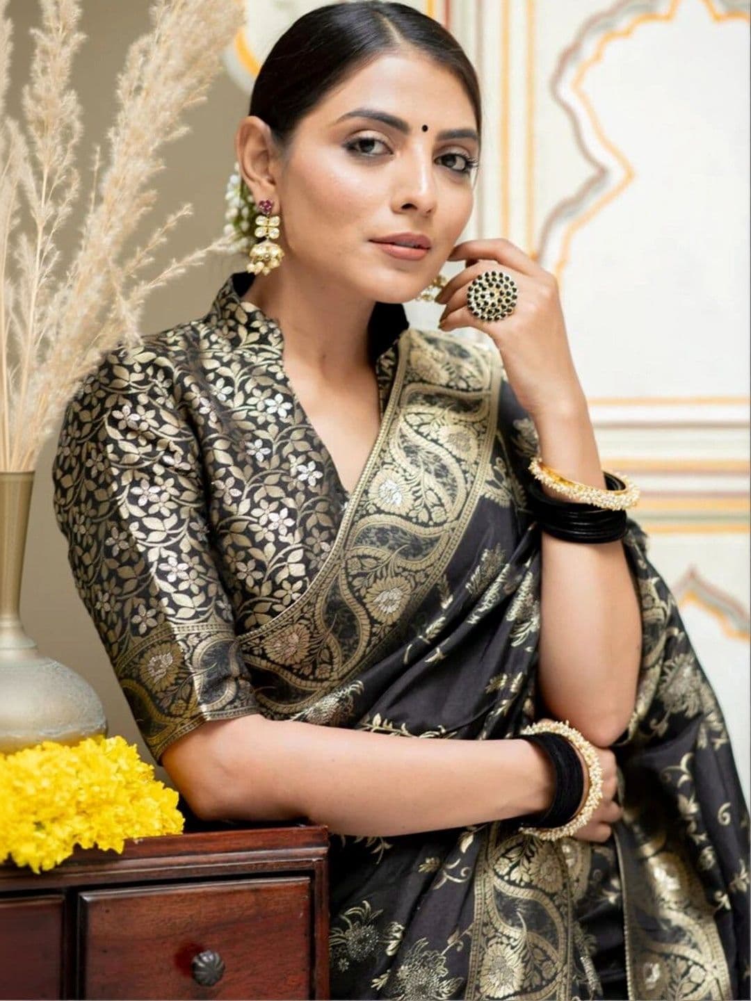 VS MALL Ethnic Motifs Zari Banarasi Saree thumbnail 2
