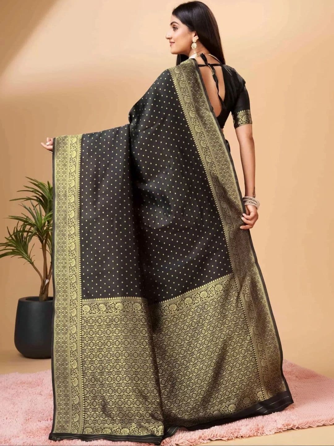 VS MALL Woven Design Zari Banarasi Saree thumbnail 2