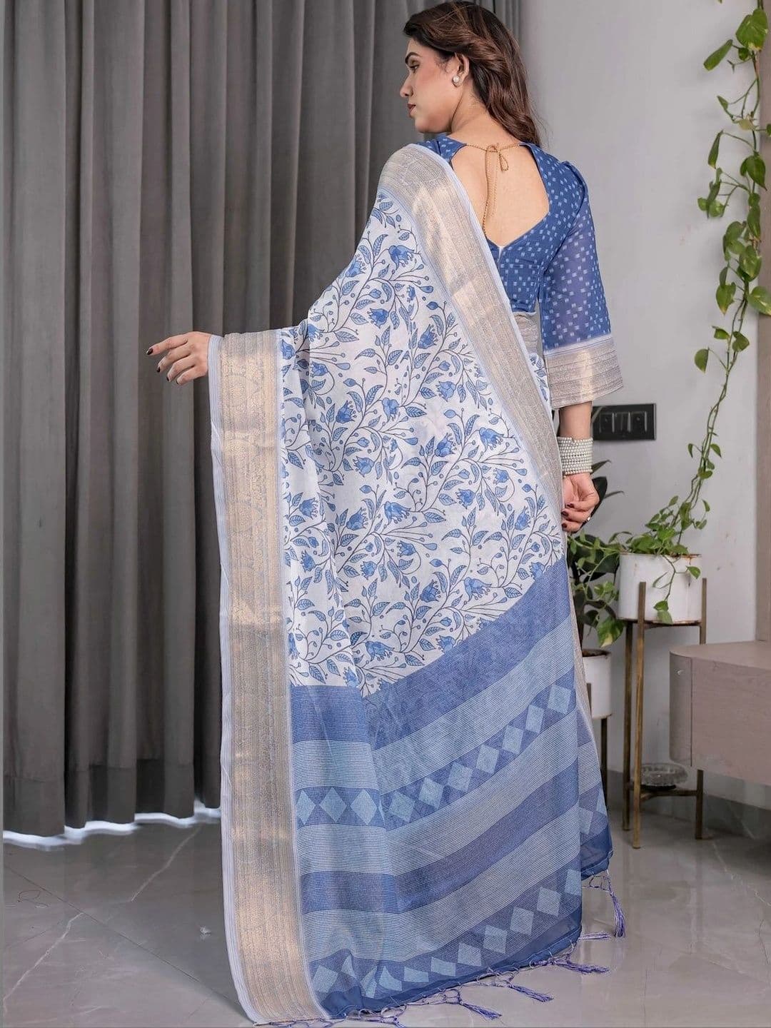 Moda Rapido Floral Art Silk Banarasi Saree thumbnail 3