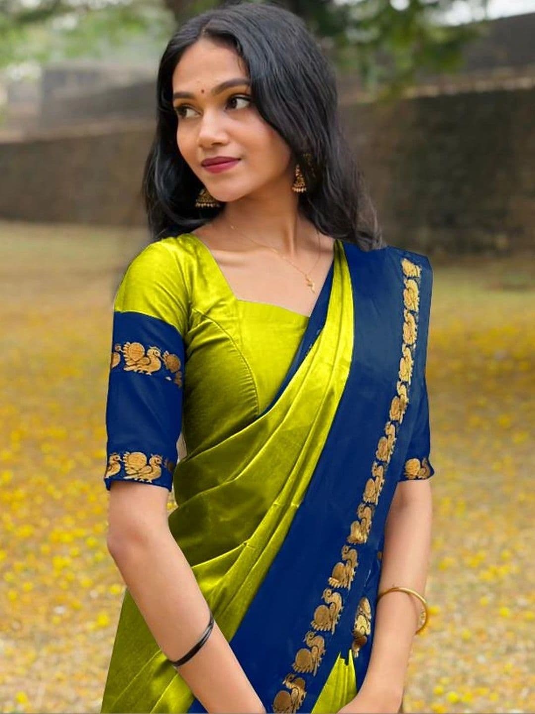 UMANTA Ethnic Motifs Zari Silk Cotton Designer Gadwal Saree thumbnail 6
