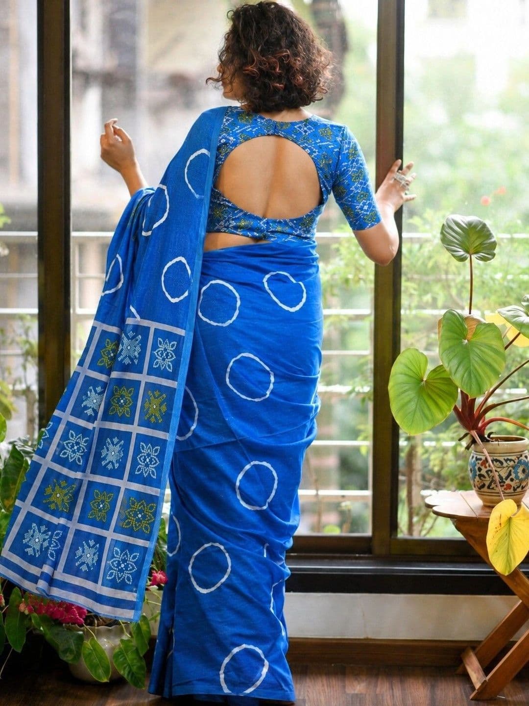 Lovwear Ethnic Motifs Pure Cotton Handloom Ikat Saree thumbnail 2