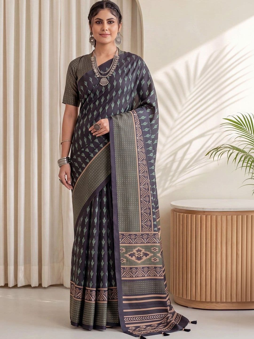 Anouk Woven Design Silk Blend Designer Block Print Saree thumbnail 6