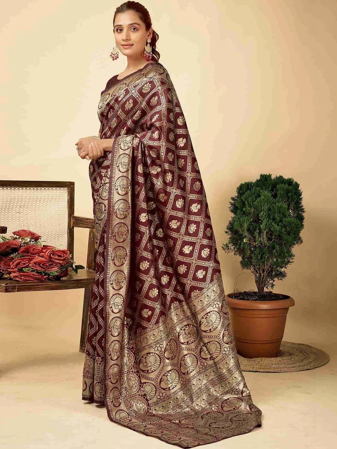 wearsquad Zari Art Silk Banarasi Saree thumbnail 4