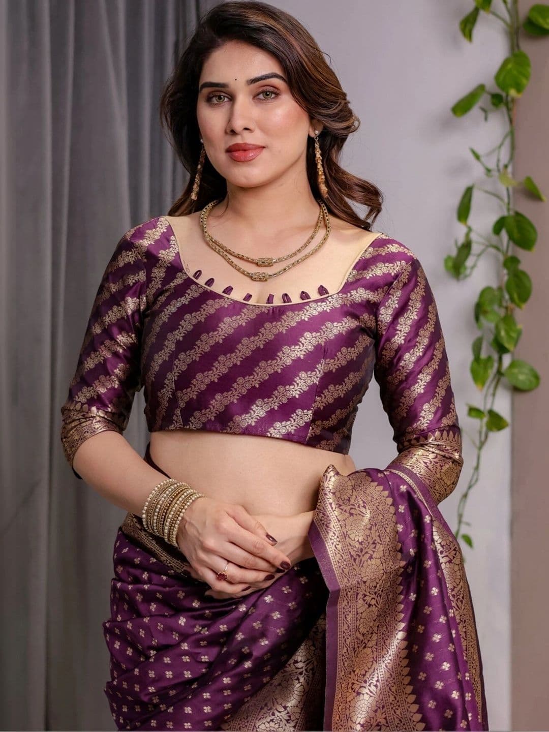 VS MALL Ethnic Motifs Zari Silk Cotton Banarasi Saree thumbnail 4