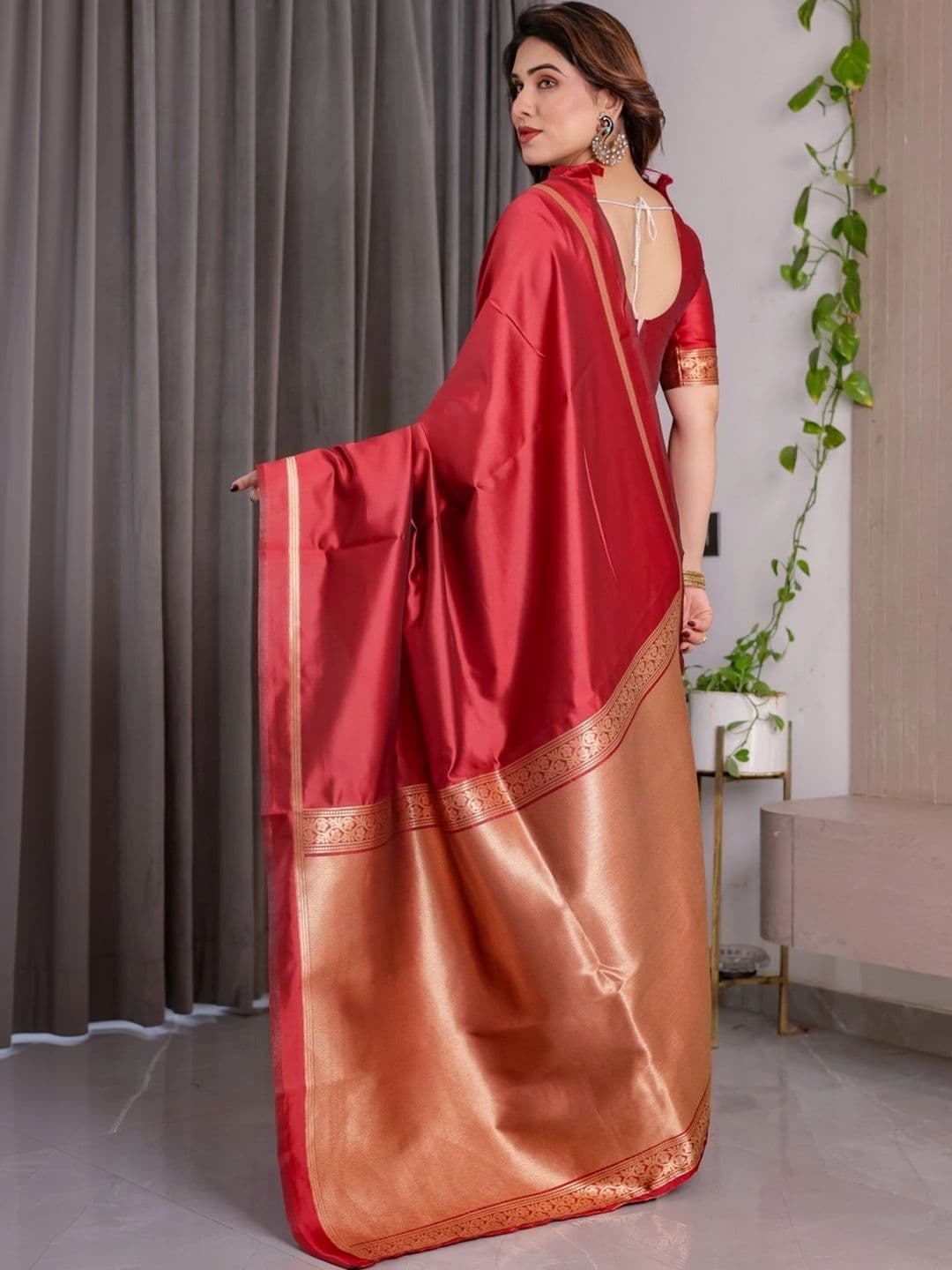 VS MALL Ethnic Motifs Zari Silk Cotton Banarasi Saree thumbnail 5