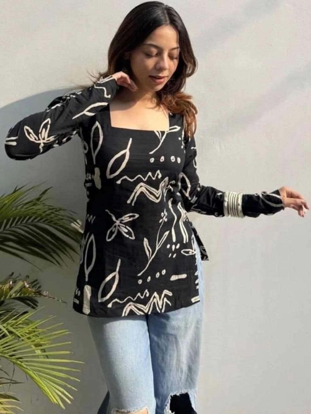 Sangria Printed Square Neck Kurti thumbnail 2