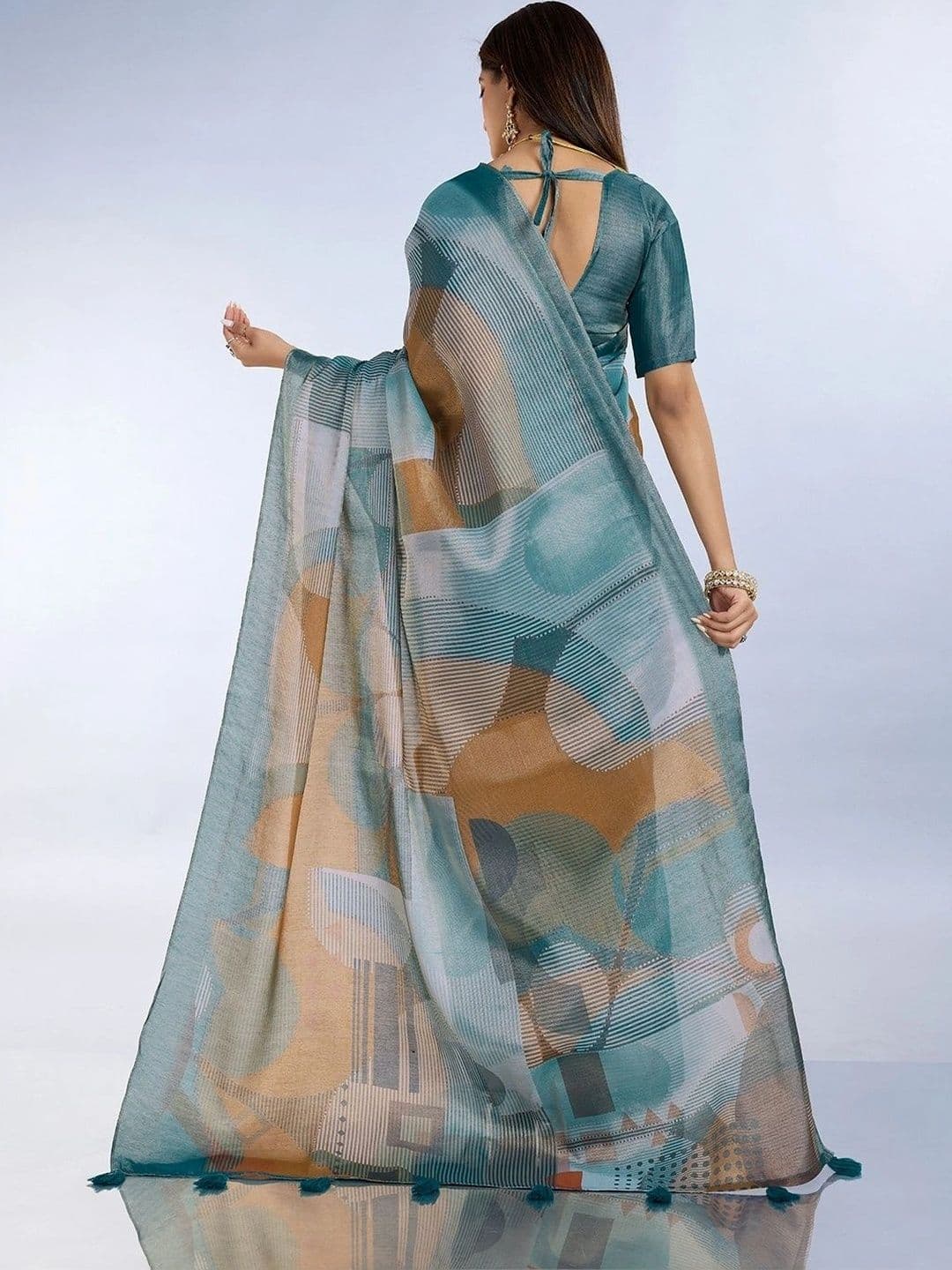 Kesarii Saree thumbnail 2