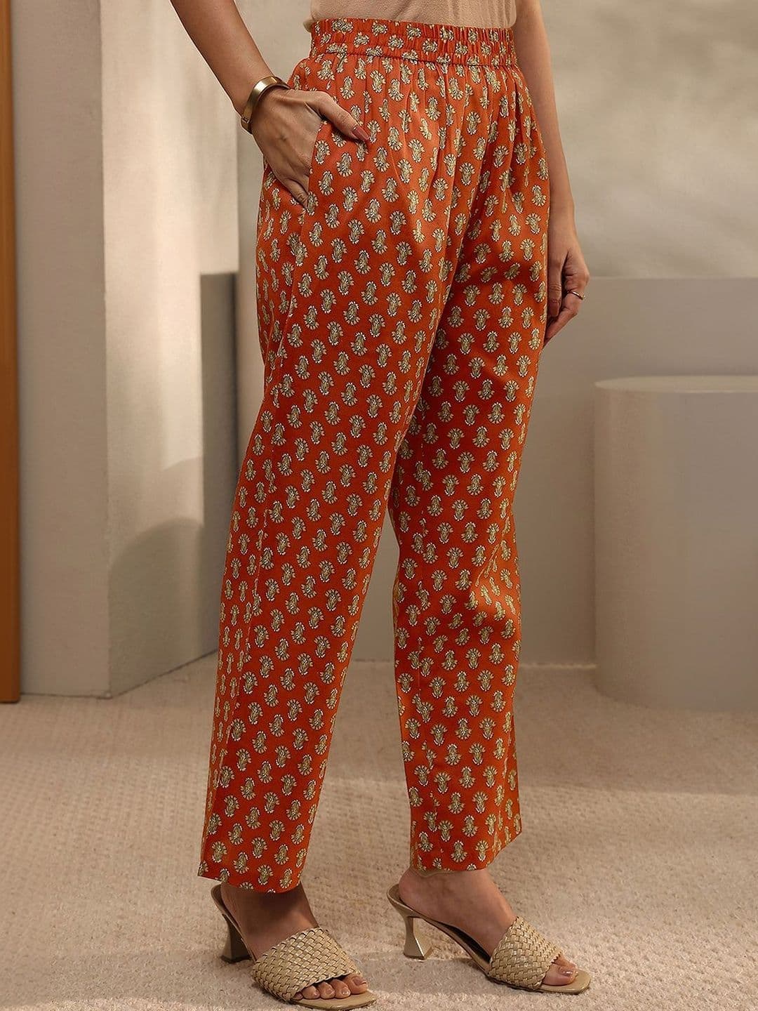 Gerua By Libas Women Floral Printed Regular Thread Work Kurta with Trousers & With Dupatta thumbnail 3