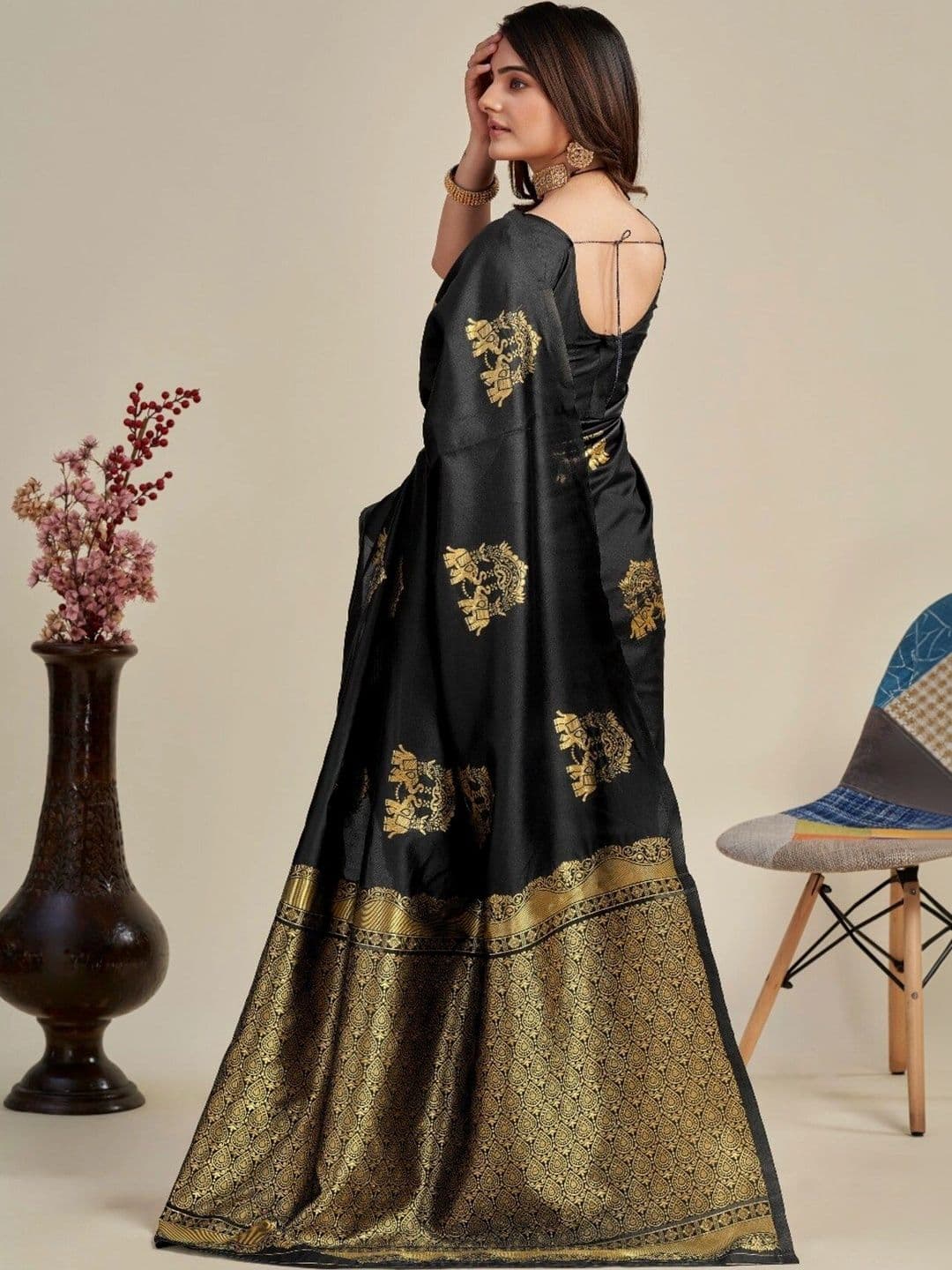VS MALL Woven Design Zari Banarasi Saree thumbnail 3