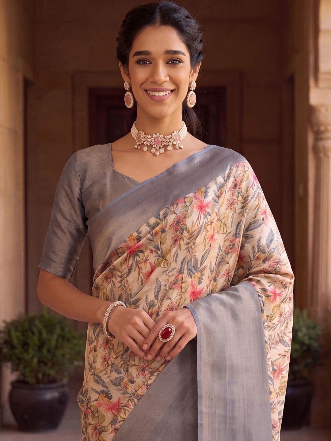 Anouk Floral Zari Silk Blend Designer Banarasi Saree thumbnail 5