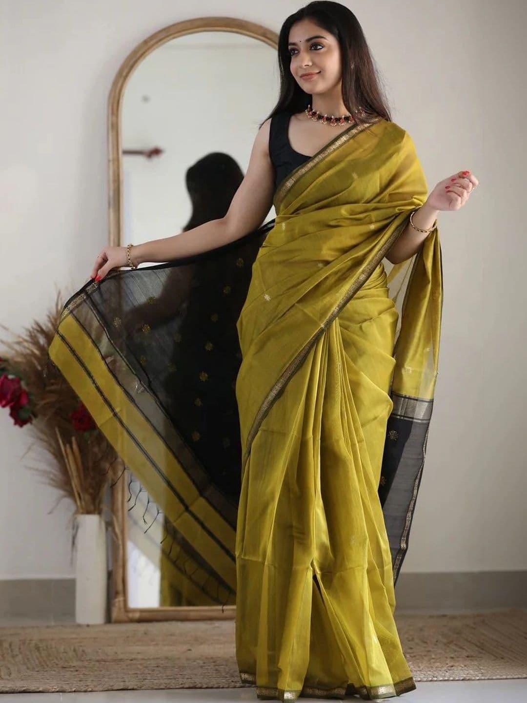 wearsquad Zari Art Silk Banarasi Saree - view 1