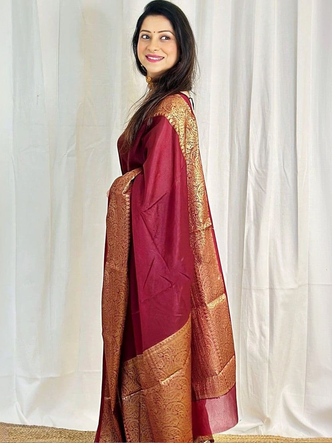 wearsquad Woven Design Zari Art Silk Banarasi Saree thumbnail 3