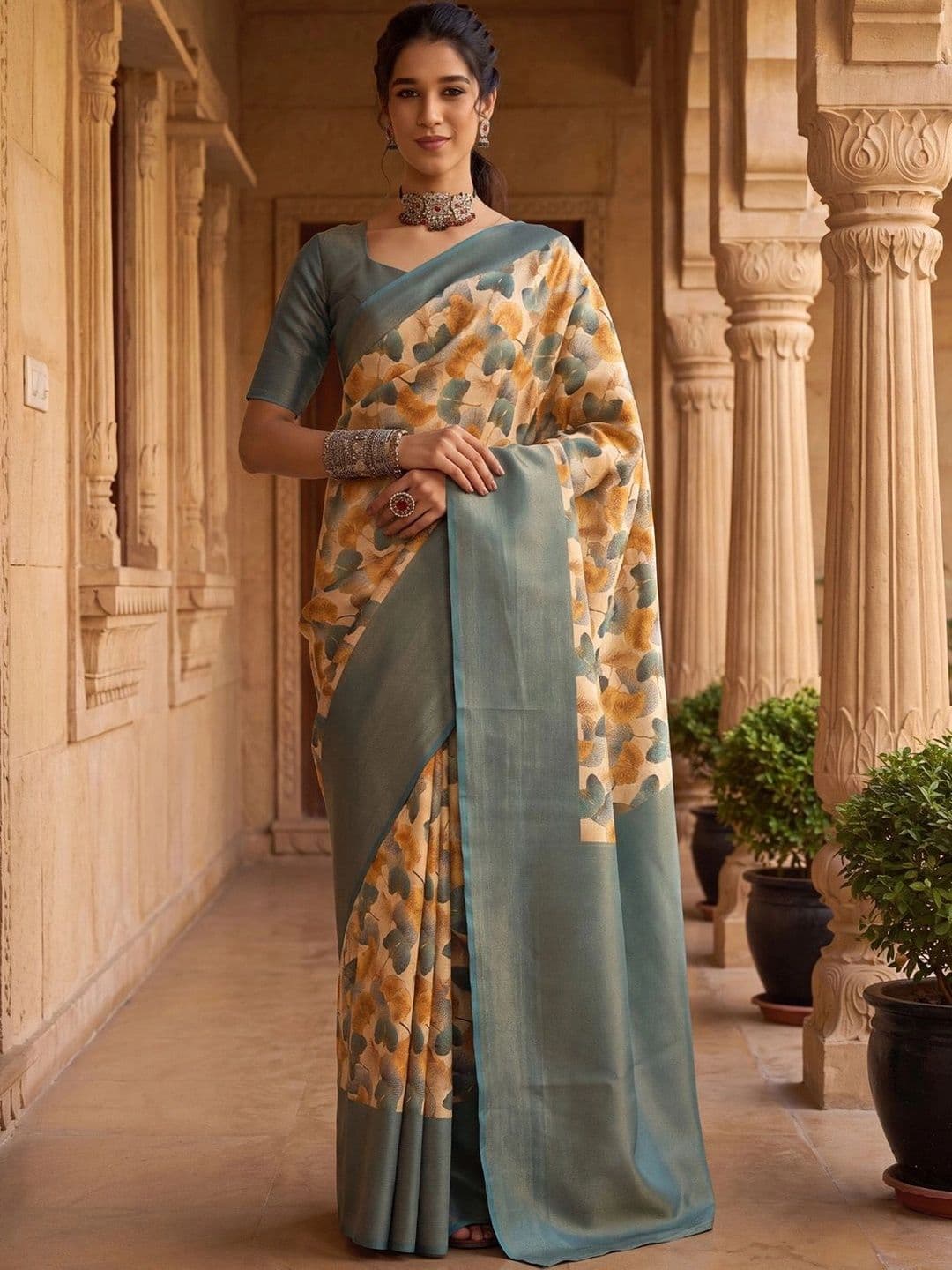 Anouk Floral Zari Silk Blend Designer Banarasi Saree - view 1