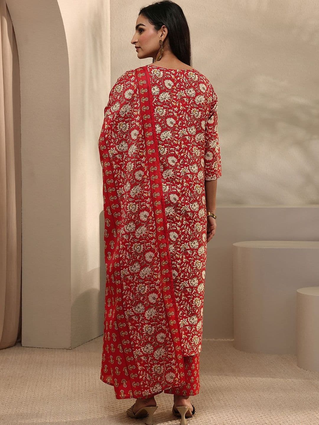 Gerua By Libas Women Floral Printed Regular Thread Work Kurta with Trousers & With Dupatta thumbnail 2