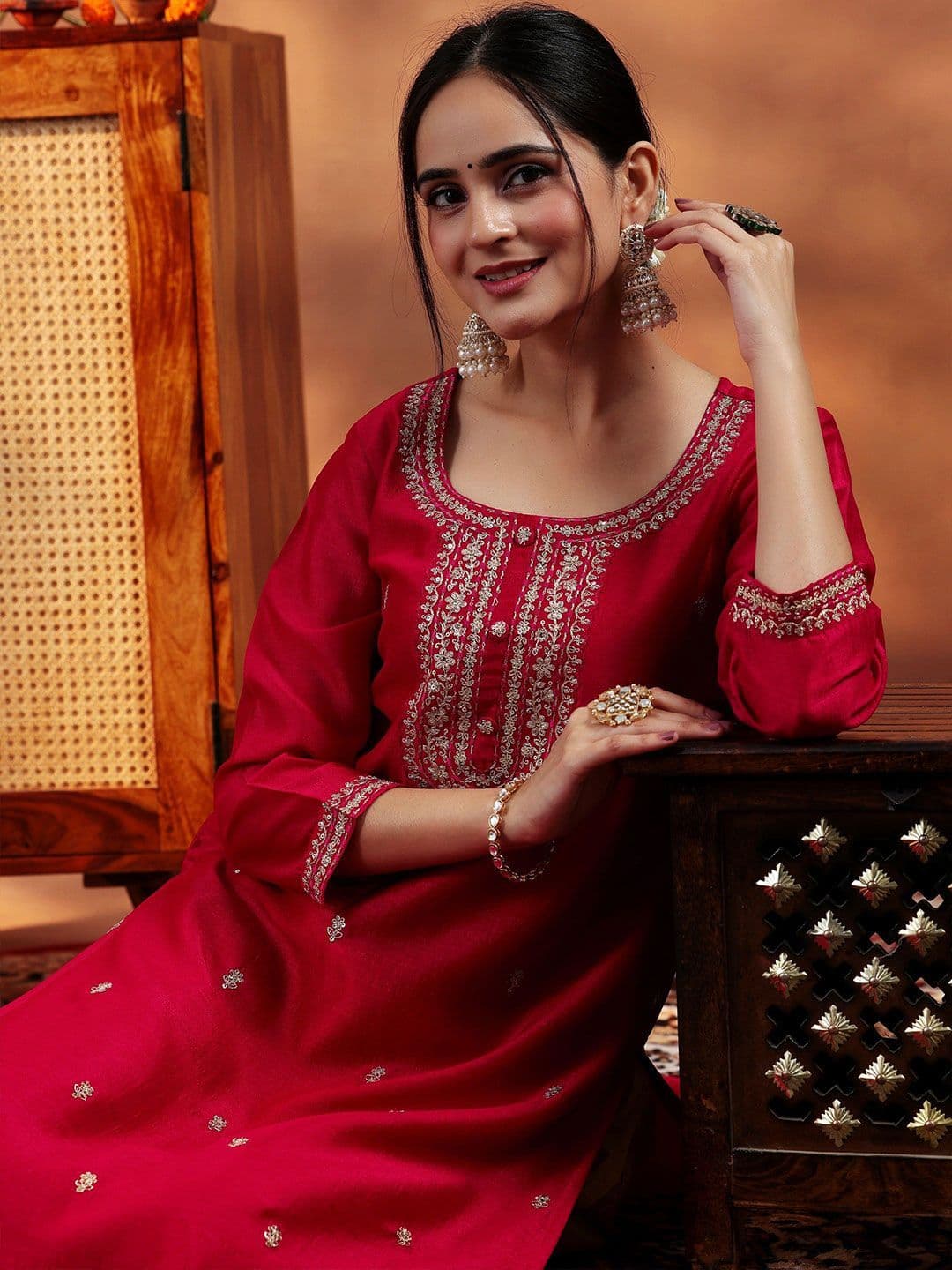 Libas Women Floral Embroidered Round Neck Zari Silk Kurta thumbnail 5