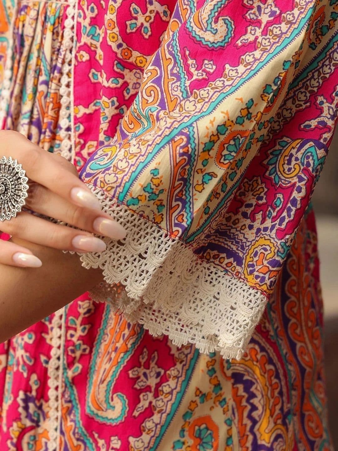Viharini Women Paisley Printed Empire Kurta with Palazzos & With Dupatta thumbnail 6