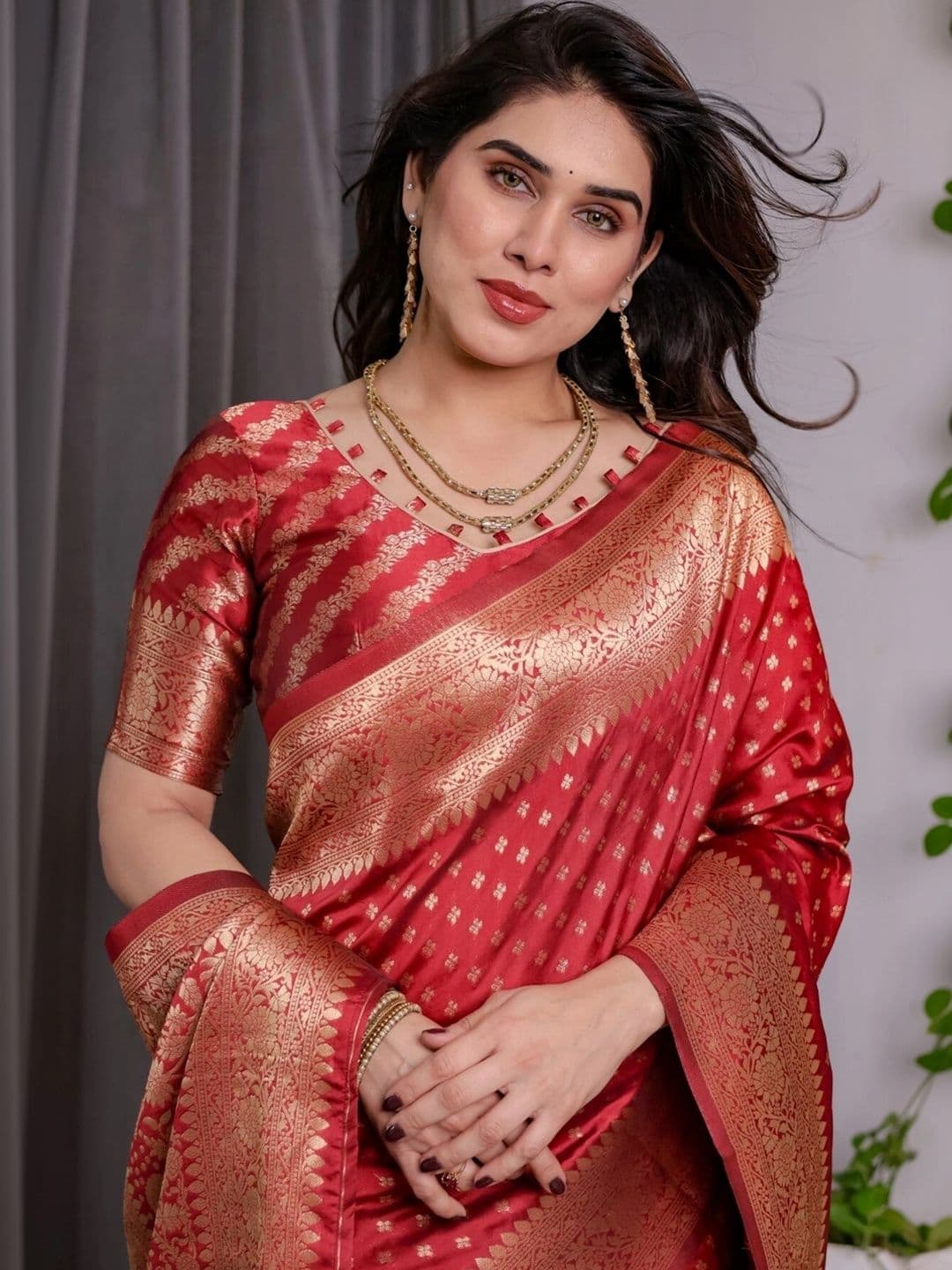VS MALL Woven Design Zari Silk Cotton Banarasi Saree thumbnail 5