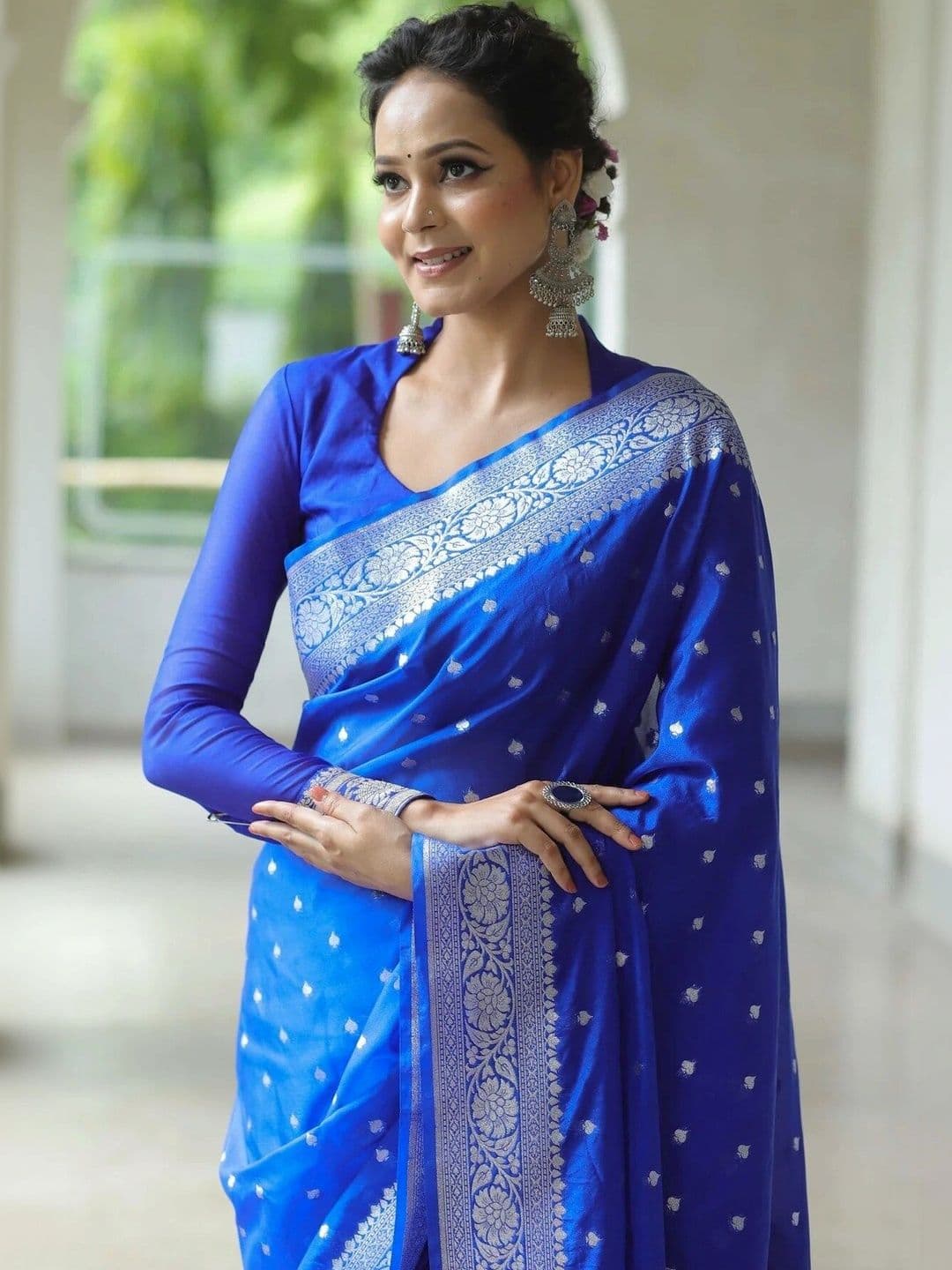 VS MALL Woven Design Zari Banarasi Saree thumbnail 5