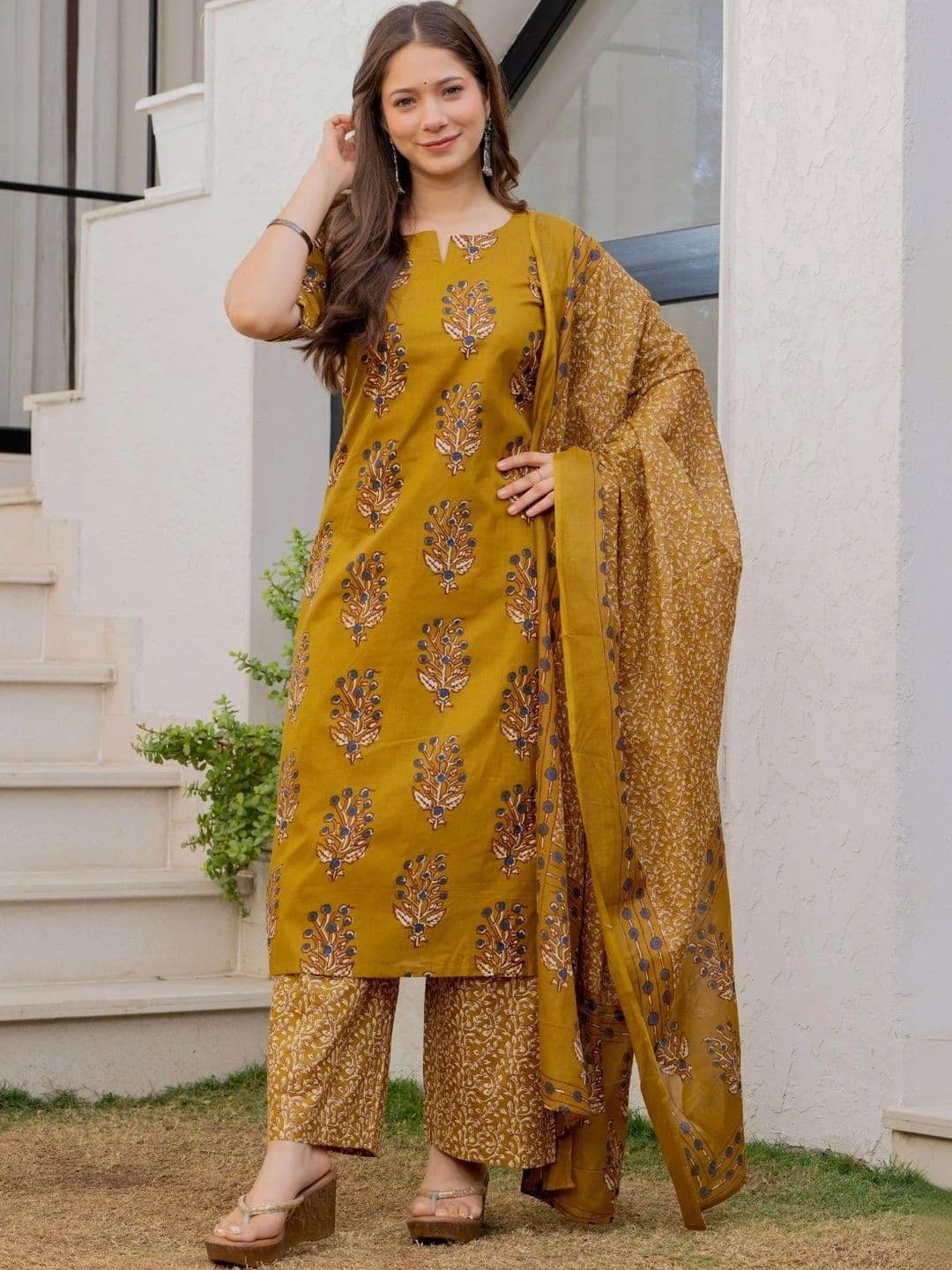 Amayra Women Ethnic Motifs Printed Regular Pure Cotton Kurta with Palazzos & With Dupatta - view 1
