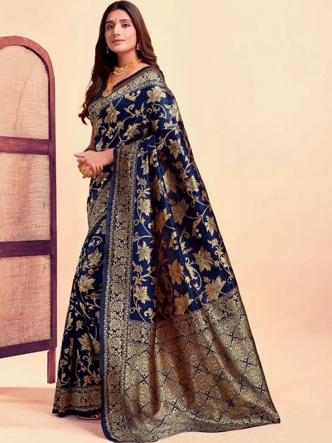 wearsquad Woven Design Zari Art Silk Banarasi Saree thumbnail 4
