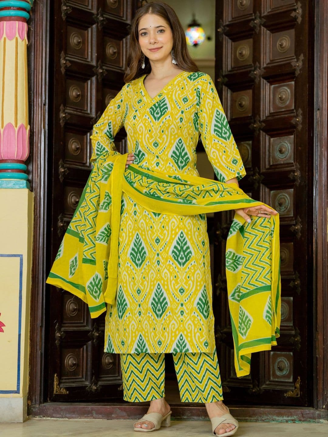 Rangnavi Women Ethnic Motifs Printed Regular Pure Cotton Kurta with Trousers & With Dupatta thumbnail 3