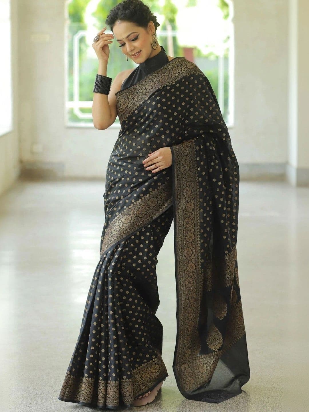 VS MALL Woven Design Zari Banarasi Saree thumbnail 4