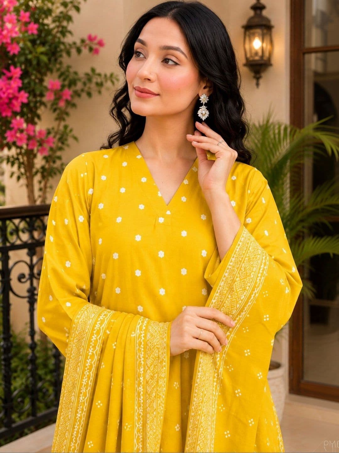 SANTOPERA DESIGNER Women Floral Printed Regular Kurta with Palazzos & With Dupatta thumbnail 5