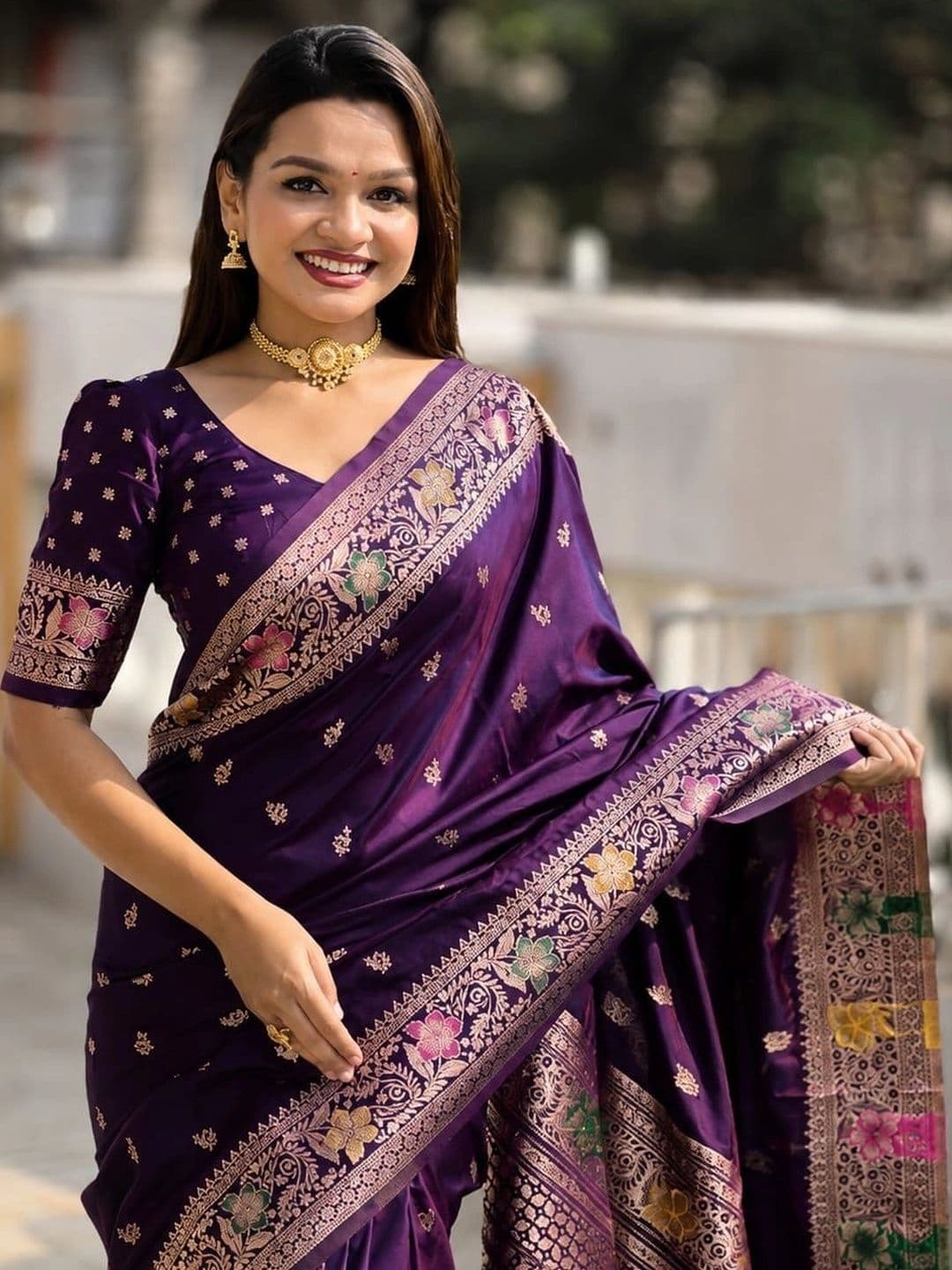 Dreamposhak Zari Satin Banarasi Saree thumbnail 2