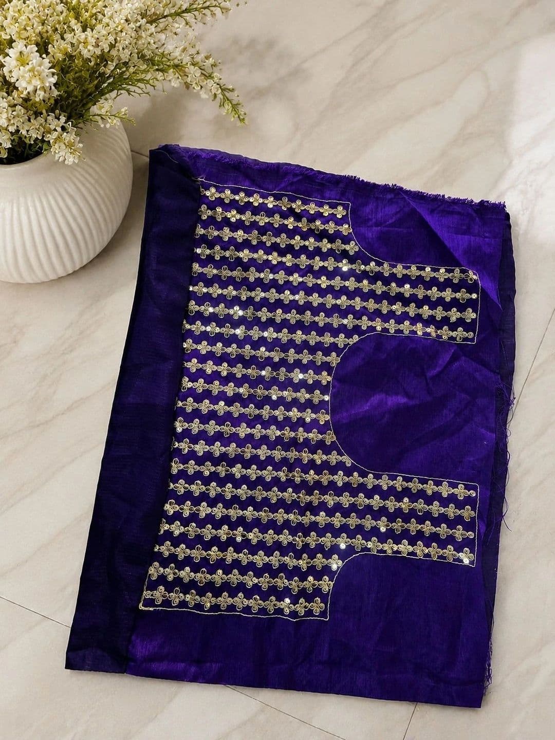 RENBRIZA Embroidered Poly Chiffon Saree thumbnail 3