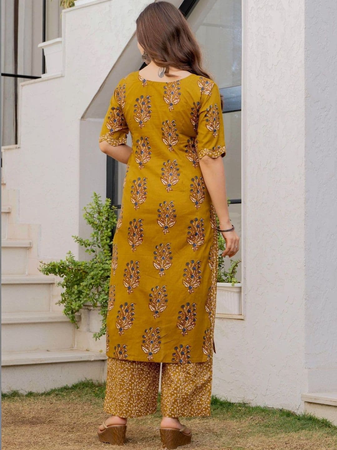 Amayra Women Ethnic Motifs Printed Regular Pure Cotton Kurta with Palazzos & With Dupatta thumbnail 2