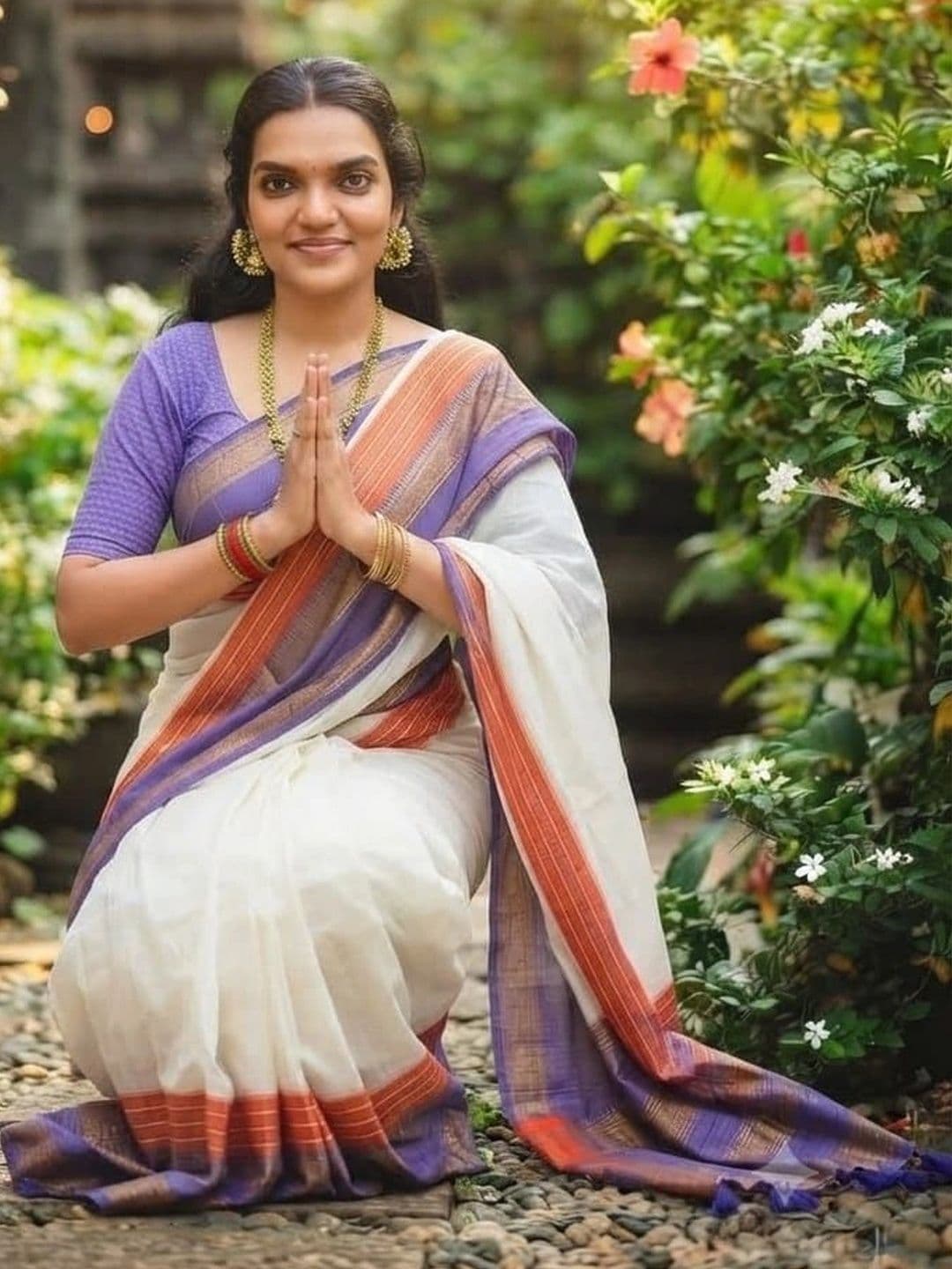 KALINI Zari Pure Cotton Khadi Saree thumbnail 4
