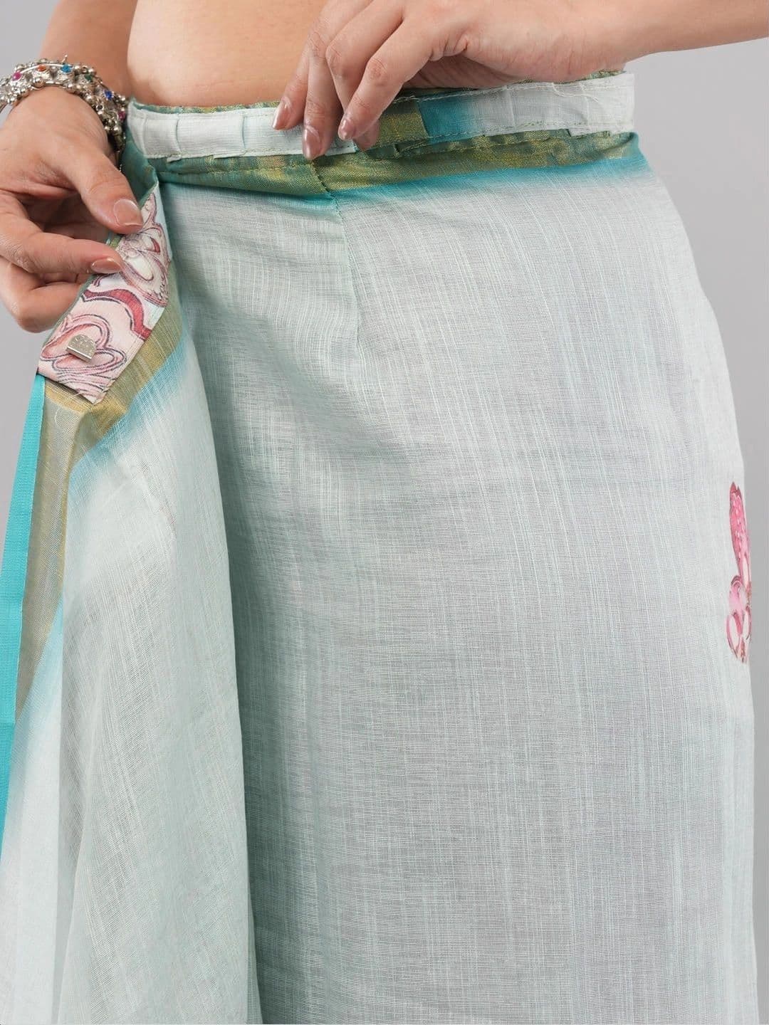 SAMANTHA Floral Zari Linen Blend Belted Saree thumbnail 6