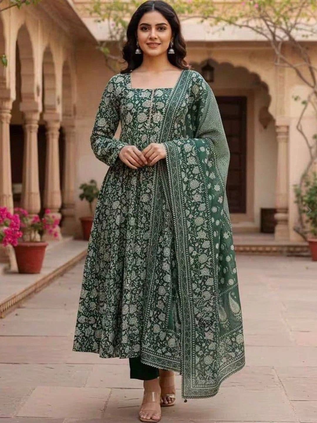 Chhipa Prints Women Floral Printed Regular Kurta with Trousers & With Dupatta thumbnail 2