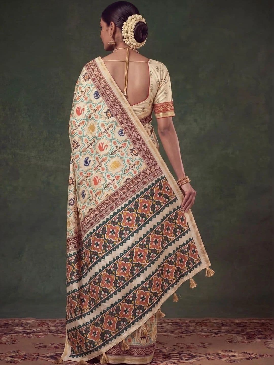 SAMANTHA Ethnic Motifs Zari Silk Blend Saree thumbnail 5