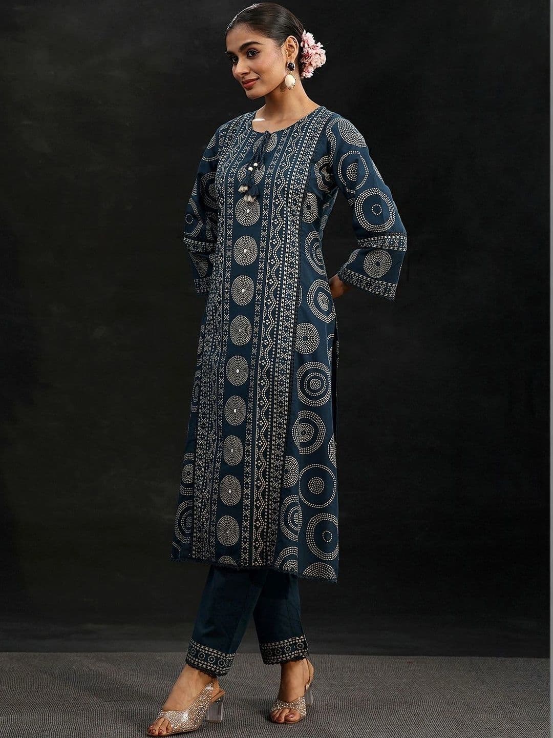 Libas Women Ethnic Motifs Printed Regular Mirror Work Kurta with Trousers & With Dupatta thumbnail 3