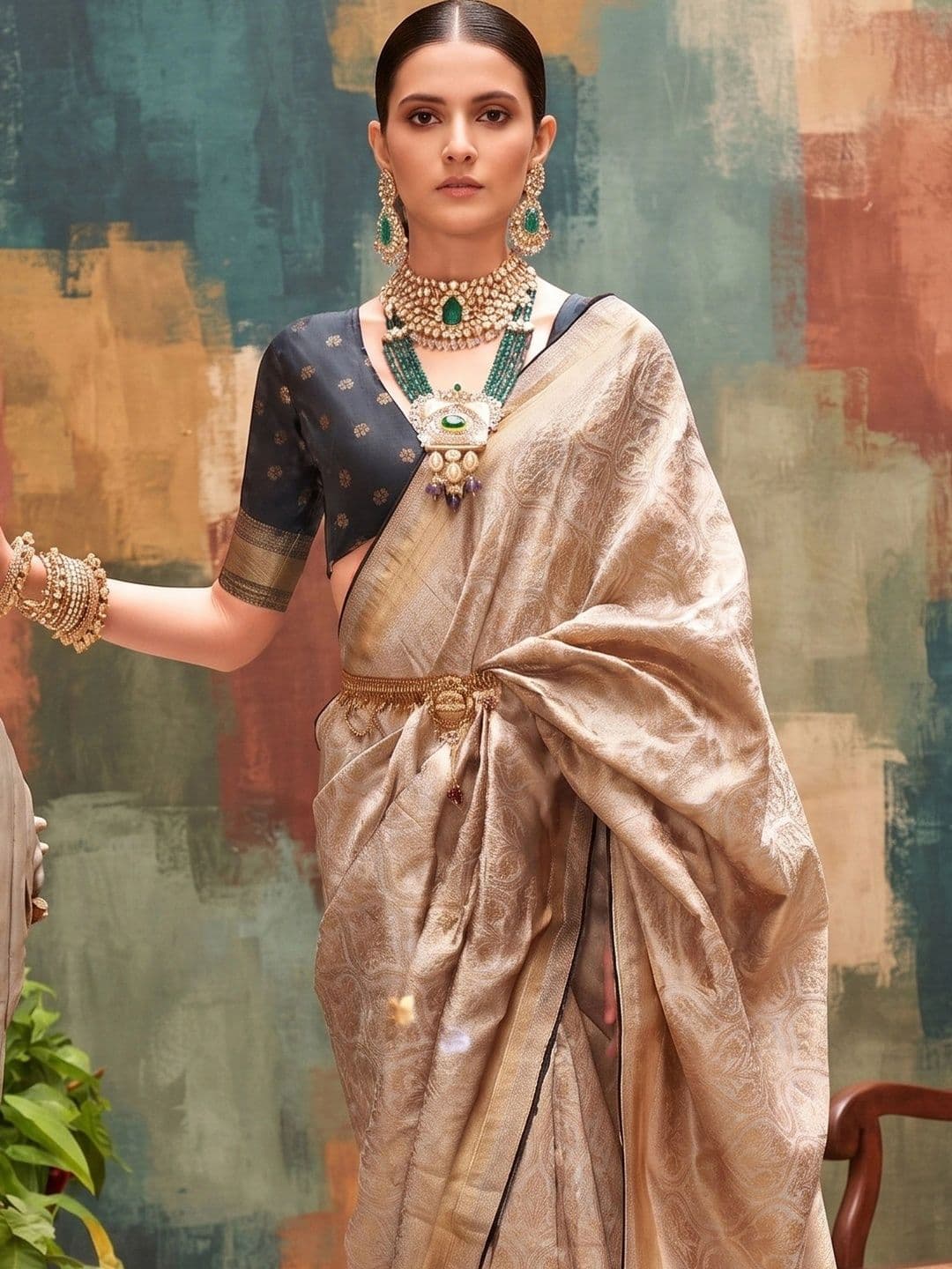 MONJOLIKA FASHION Woven Design Zari Silk Blend Designer Kanjeevaram Saree thumbnail 3