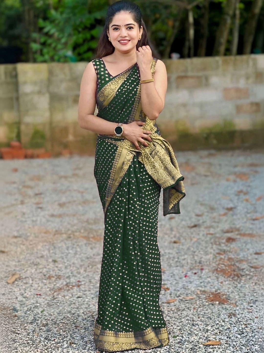 VS MALL Polka Dot Zari Banarasi Saree thumbnail 2