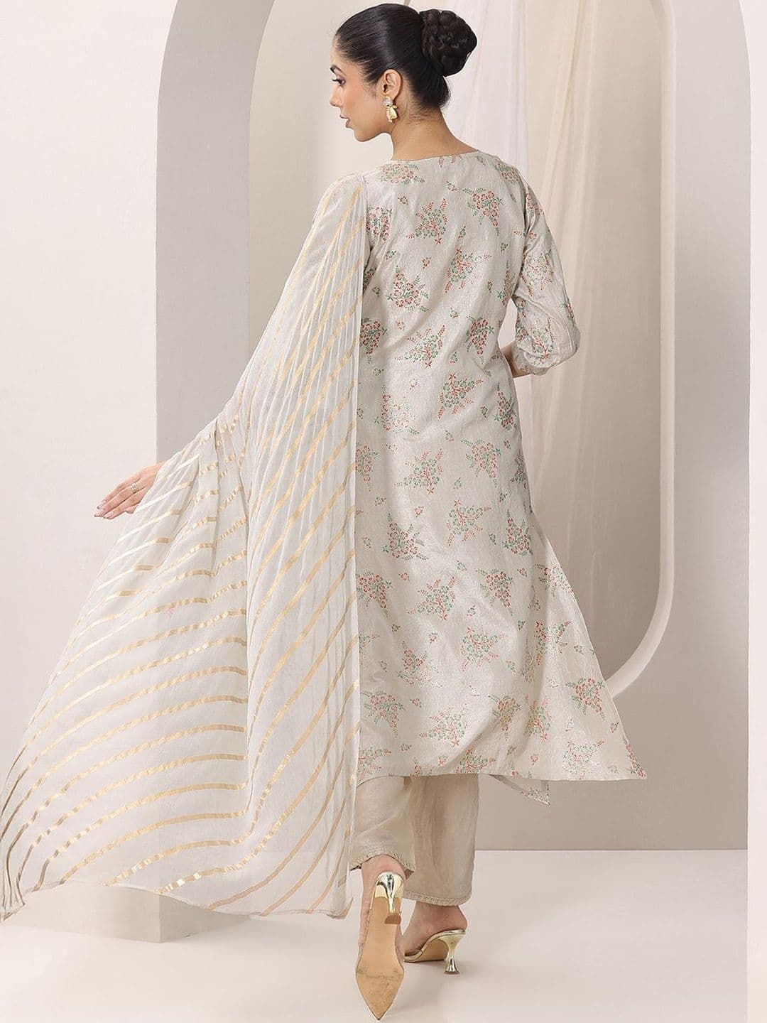 Libas Floral Printed Anarkali Thread Work Kurta With Trousers & Dupatta thumbnail 6