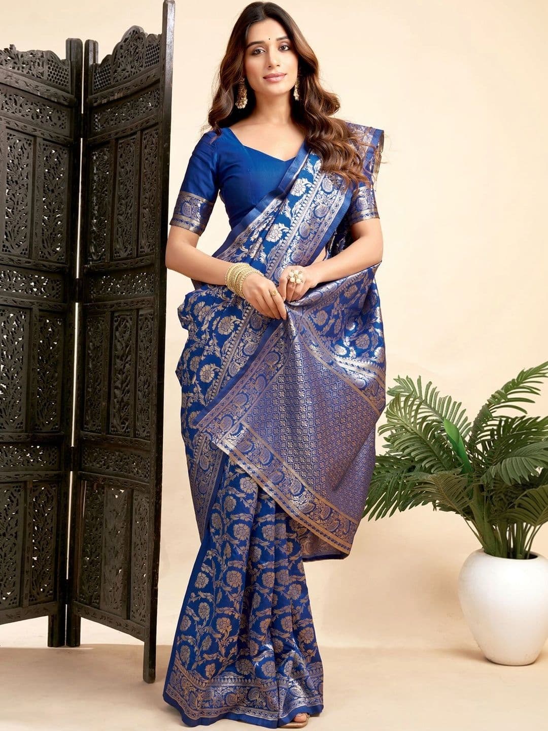 VS MALL Woven Design Zari Banarasi Saree thumbnail 6